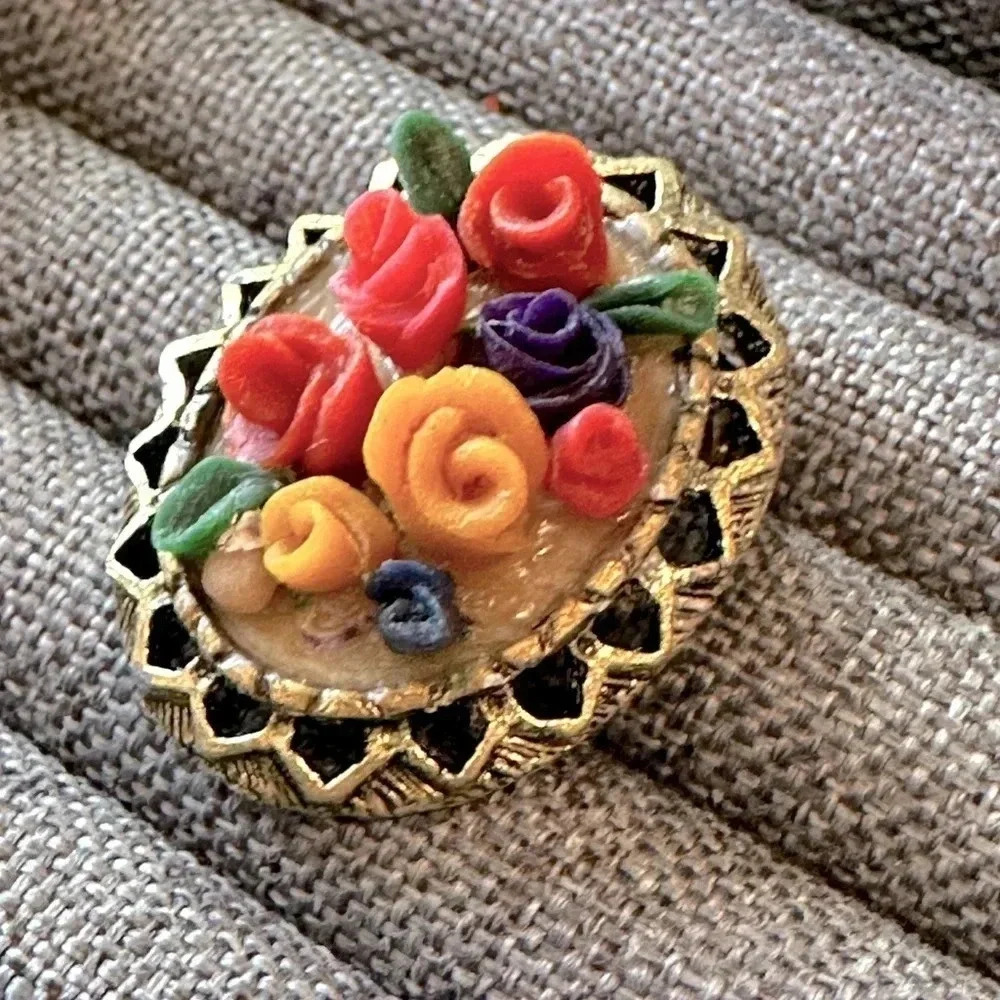 Vintage Multi-colored Resin Roses Oval Shaped Brooch - Picture 4 of 10